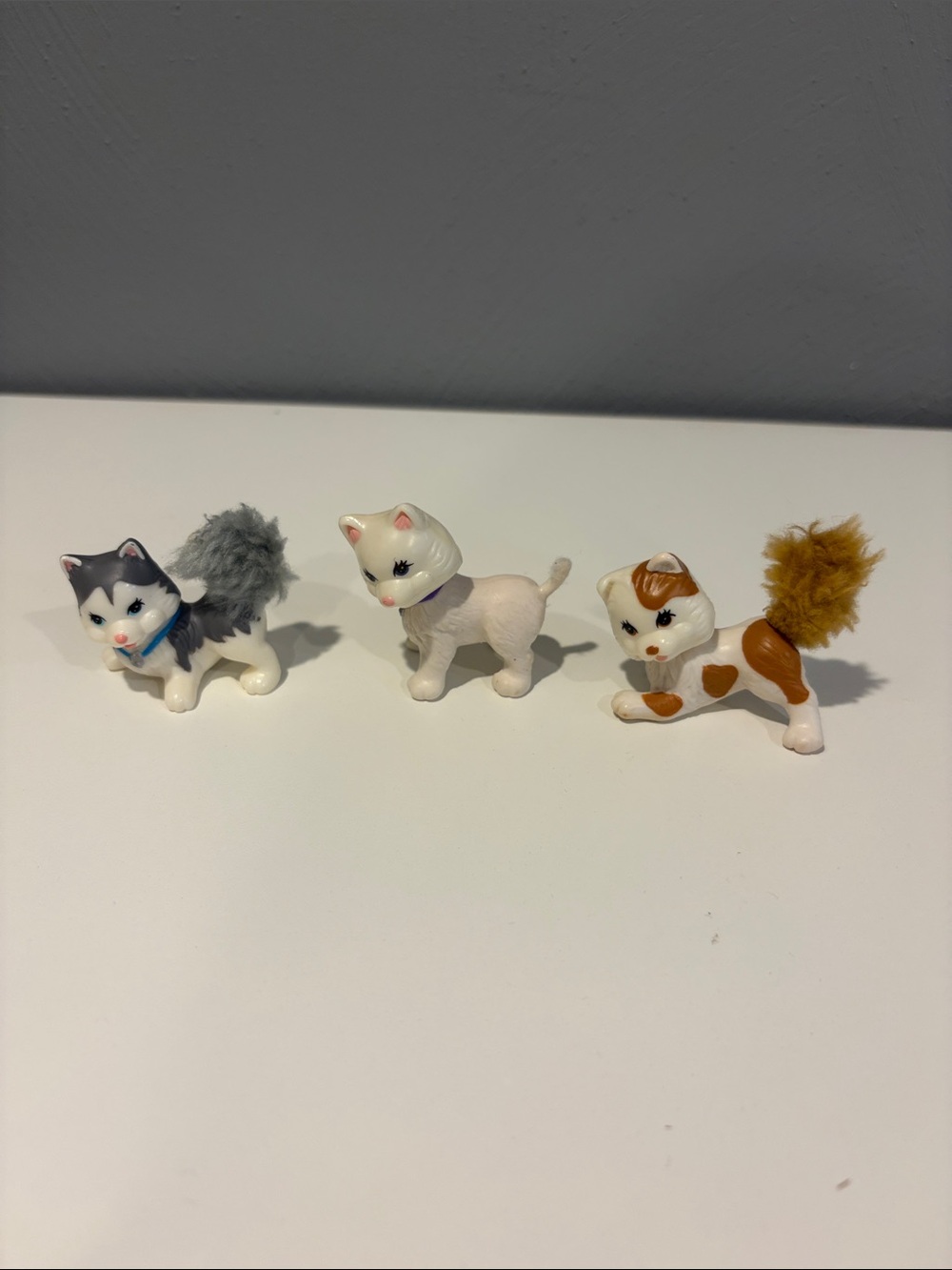 Kenner Vintage Littlest pet shop 3 figures from twinkling sledding party